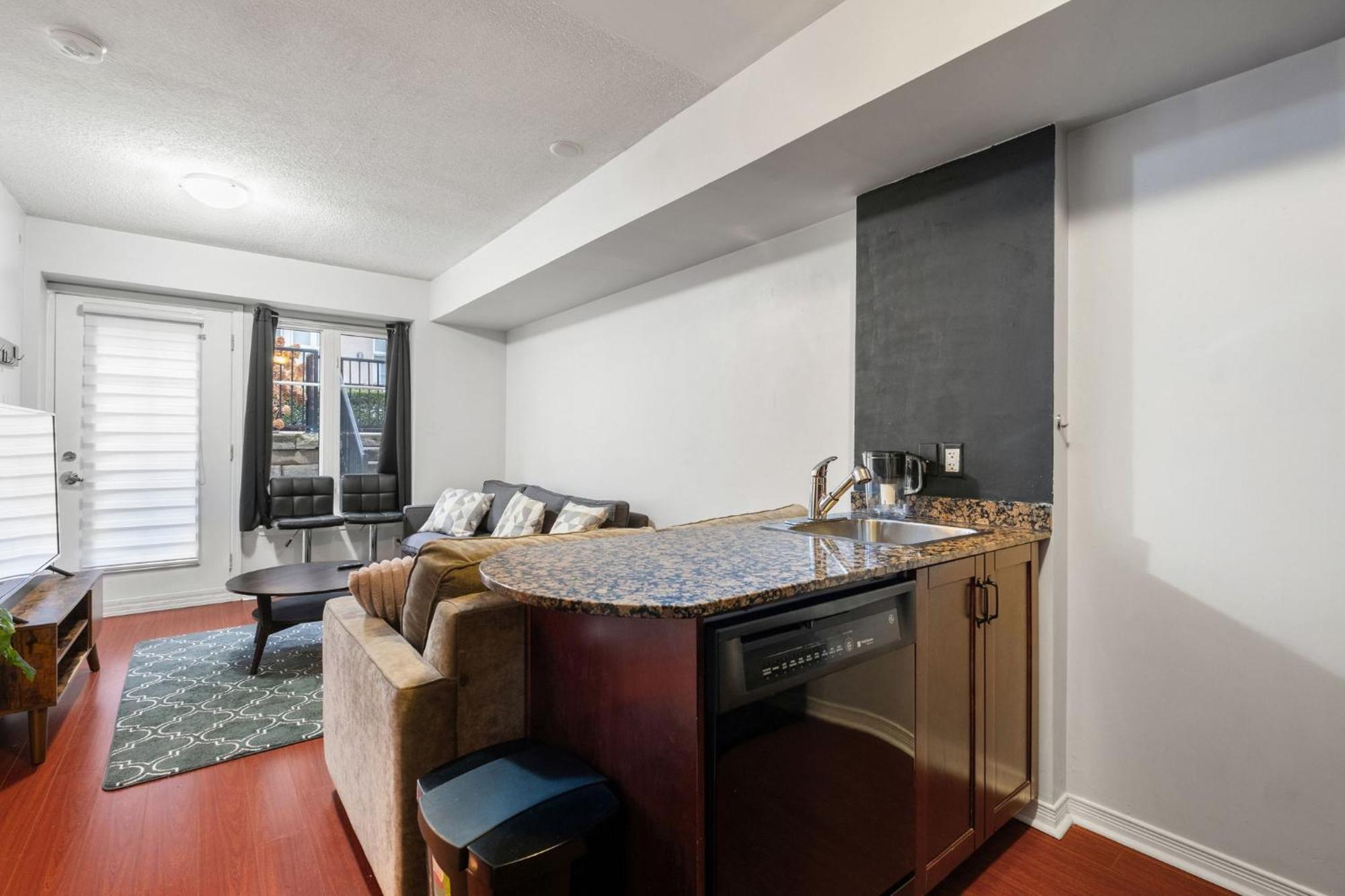 Liberty Village Townhouse Торонто Екстер'єр фото