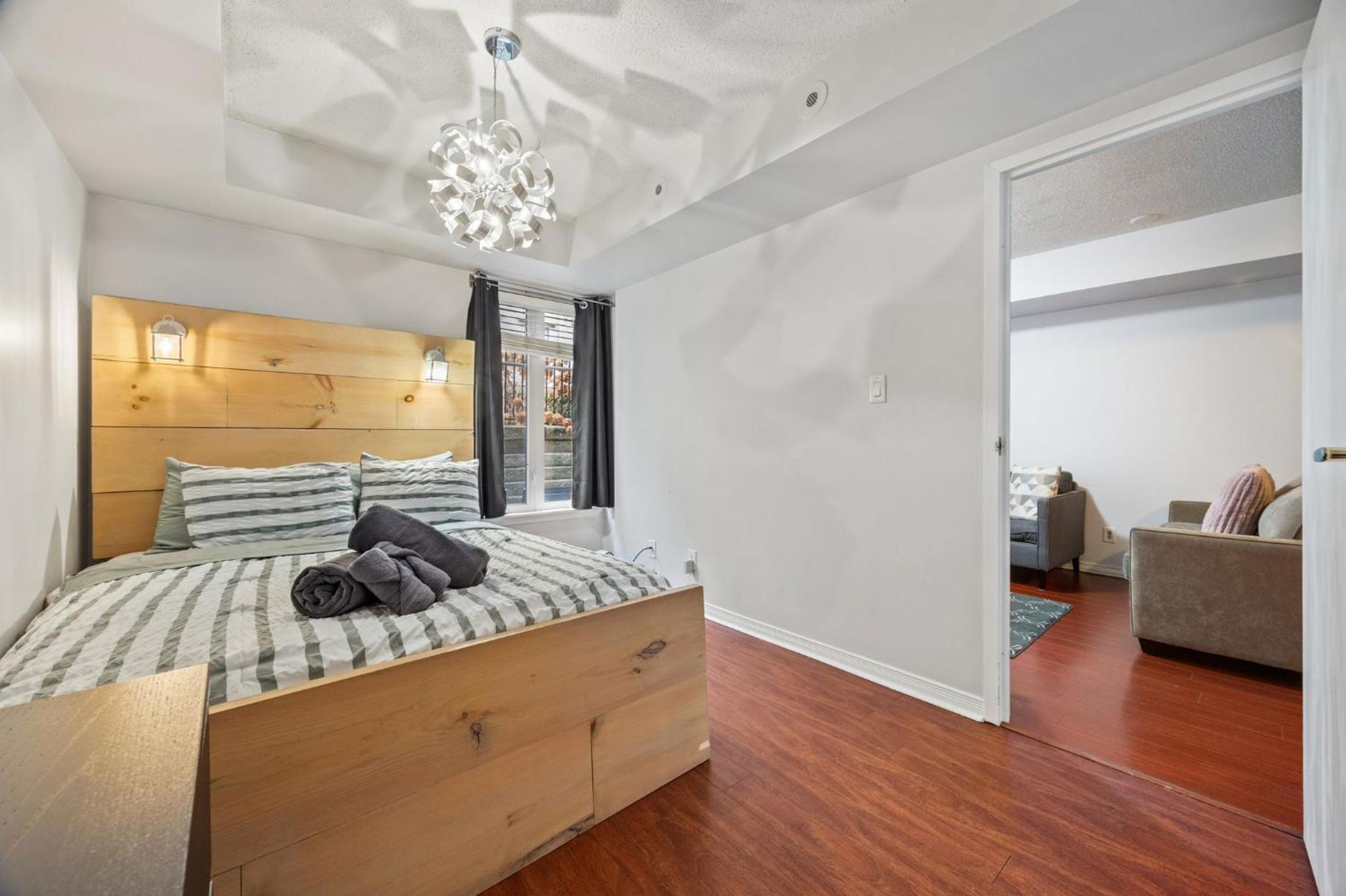 Liberty Village Townhouse Торонто Екстер'єр фото